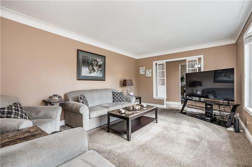 1313 Fisher Avenue, Burlington, ON - Indoor Photo Showing Living Room