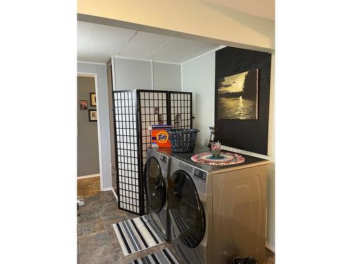 1801 Carl Thompson Road, Cranbrook, BC - Indoor Photo Showing Laundry Room