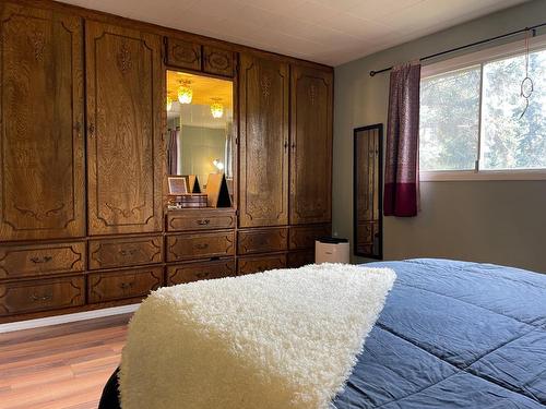 1801 Carl Thompson Road, Cranbrook, BC - Indoor Photo Showing Bedroom