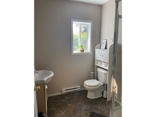 1801 Carl Thompson Road, Cranbrook, BC - Indoor Photo Showing Bathroom