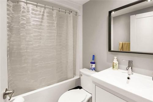 5366 King Street, Beamsville, ON - Indoor Photo Showing Bathroom