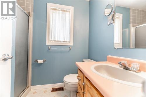 461 Forest Park Road, Pembroke, ON - Indoor Photo Showing Bathroom