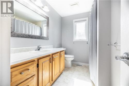 461 Forest Park Road, Pembroke, ON - Indoor Photo Showing Bathroom