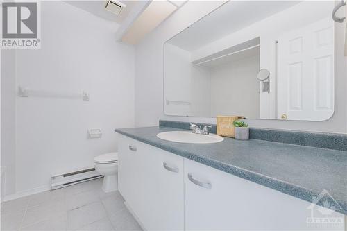 300 Briston Private, Ottawa, ON - Indoor Photo Showing Bathroom