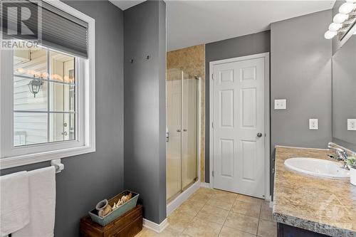 Ensuite - 218 Hillpark High Street, Ottawa, ON - Indoor Photo Showing Bathroom