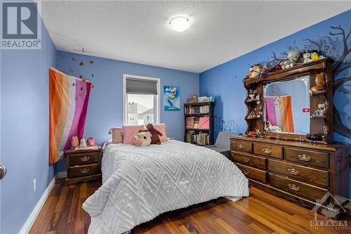 218 Hillpark High Street, Ottawa, ON - Indoor Photo Showing Bedroom