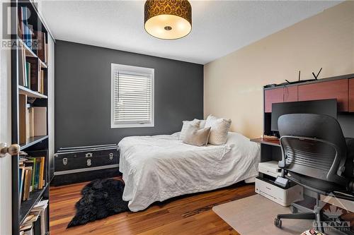 218 Hillpark High Street, Ottawa, ON - Indoor Photo Showing Bedroom