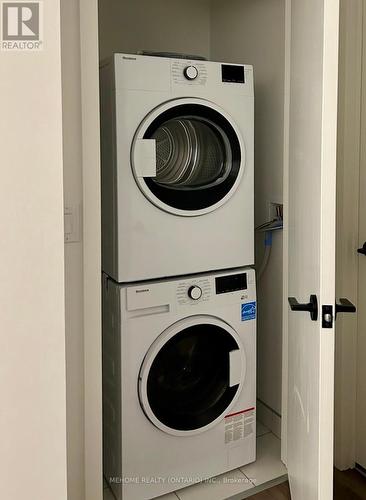 #306 -123 Portland St, Toronto, ON - Indoor Photo Showing Laundry Room