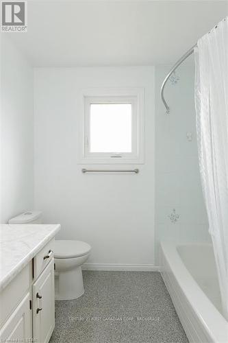 99 Acorn Pl, London, ON - Indoor Photo Showing Bathroom