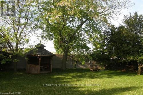 99 Acorn Pl, London, ON - Outdoor With Backyard