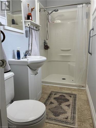 Unit 2 Bathroom - 430 Parkside Drive, Mount Forest, ON - Indoor Photo Showing Bathroom