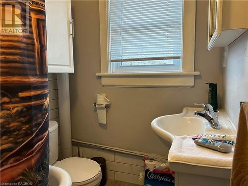 Unit 3 Bathroom - 430 Parkside Drive, Mount Forest, ON - Indoor Photo Showing Bathroom