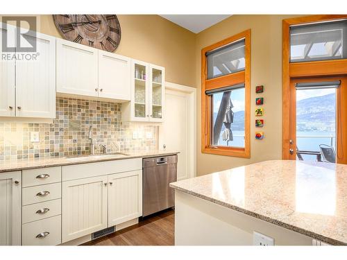 9845 Eastside Road Unit# 31, Vernon, BC - Indoor Photo Showing Kitchen