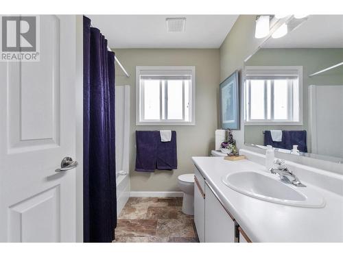 600 10 Street Sw Unit# 13, Salmon Arm, BC - Indoor Photo Showing Bathroom