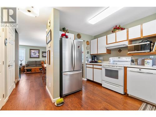 600 10 Street Sw Unit# 13, Salmon Arm, BC - Indoor Photo Showing Kitchen