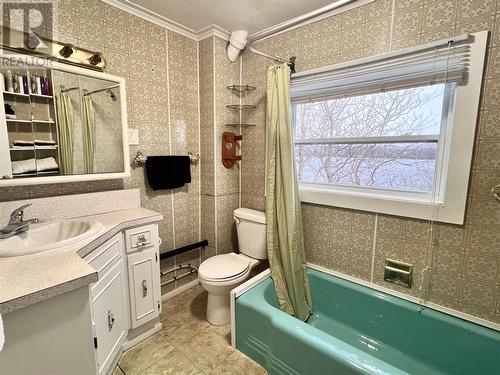 255 Main Road, Sunnyside, NL - Indoor Photo Showing Bathroom