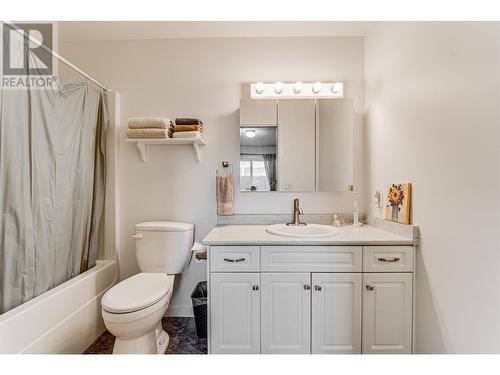 201 Kildonan Avenue Unit# 12, Enderby, BC - Indoor Photo Showing Bathroom
