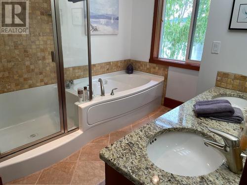 7200 Cottonwood Drive Unit# 74, Osoyoos, BC - Indoor Photo Showing Bathroom