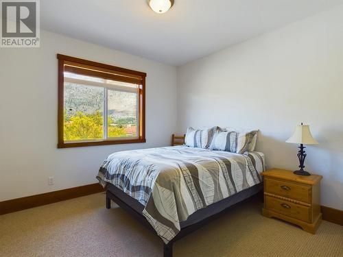 7200 Cottonwood Drive Unit# 74, Osoyoos, BC - Indoor Photo Showing Bedroom