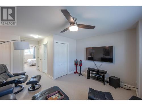 1078 Burnaby Avenue Unit# 103, Penticton, BC - Indoor Photo Showing Living Room