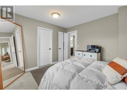1120 Guisachan Road Unit# 74, Kelowna, BC - Indoor Photo Showing Bedroom