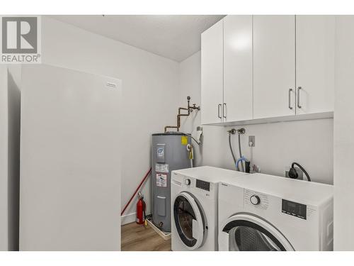 3000 Richter Street Unit# 21, Kelowna, BC - Indoor Photo Showing Laundry Room