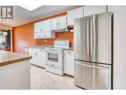 310 Yorkton Avenue Unit# 55, Penticton, BC - Indoor Photo Showing Kitchen