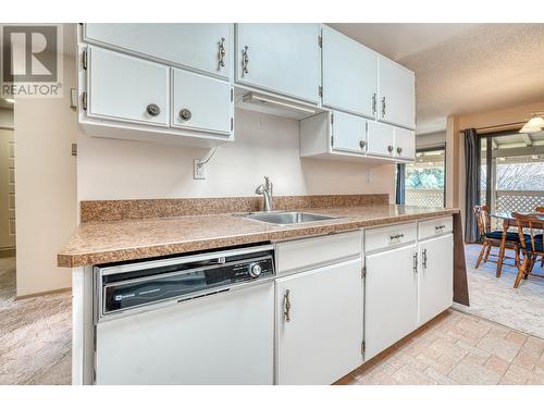 310 Yorkton Avenue Unit# 55, Penticton, BC - Indoor Photo Showing Kitchen