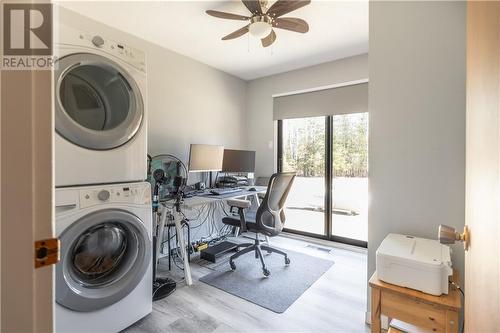 154 Walters Road, Pembroke, ON - Indoor Photo Showing Laundry Room