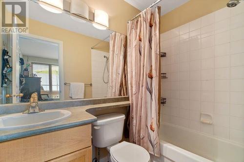 3935 Eagle Bay Road Unit# 3, Eagle Bay, BC - Indoor Photo Showing Bathroom