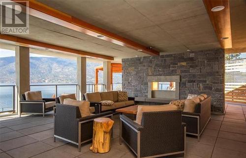 10100 Tyndall Road Unit# 17, Lake Country, BC - Indoor With Fireplace