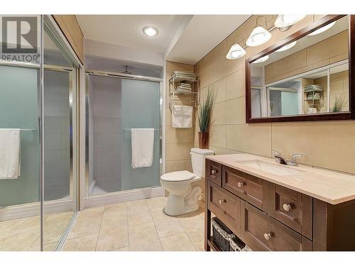 4450 Ponderosa Drive Unit# 104, Peachland, BC - Indoor Photo Showing Bathroom
