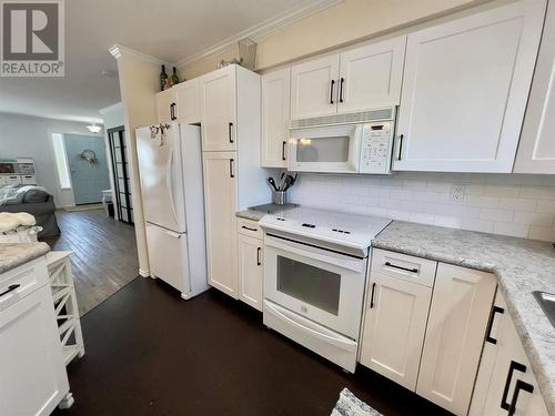 99 Calgary Avenue Unit# 104, Penticton, BC - Indoor Photo Showing Kitchen