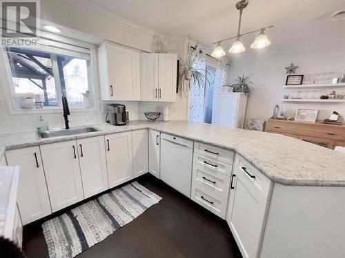99 Calgary Avenue Unit# 104, Penticton, BC - Indoor Photo Showing Kitchen