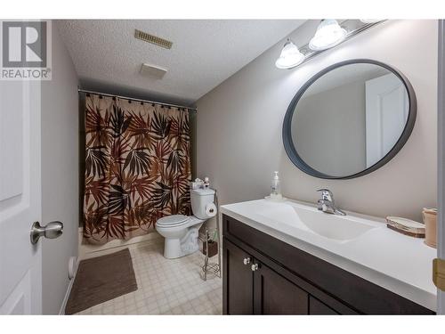 14615 Victoria Road N Unit# 3, Summerland, BC - Indoor Photo Showing Bathroom