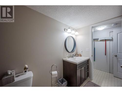 14615 Victoria Road N Unit# 3, Summerland, BC - Indoor Photo Showing Bathroom