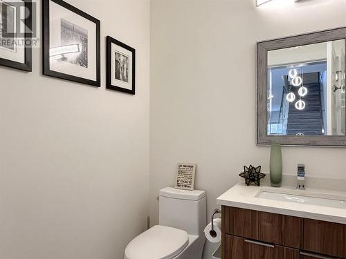 18 Loon Crescent Unit# 2, Osoyoos, BC - Indoor Photo Showing Bathroom