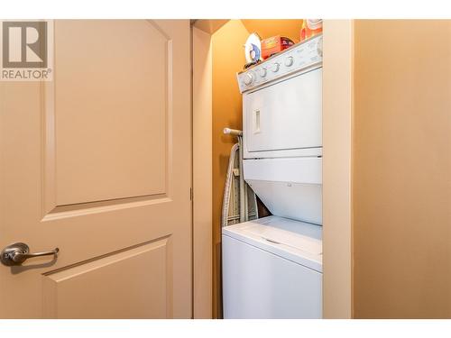 1795 Country Club Drive Unit# 119, Kelowna, BC - Indoor Photo Showing Laundry Room
