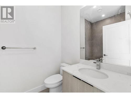235 Taylor Road Unit# 3, Rutland, BC - Indoor Photo Showing Bathroom