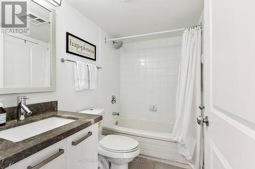 #1607 -11 St Joseph St, Toronto, ON - Indoor Photo Showing Bathroom
