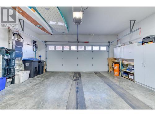 609 Truswell Road Unit# 159, Kelowna, BC - Indoor Photo Showing Garage