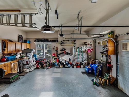 2050 Troon Crt, Langford, BC - Indoor Photo Showing Garage