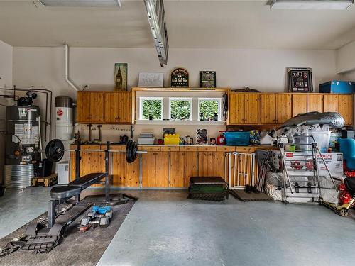 2050 Troon Crt, Langford, BC - Indoor Photo Showing Garage