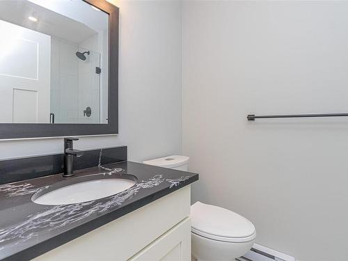 4019 Otters Close, Duncan, BC - Indoor Photo Showing Bathroom