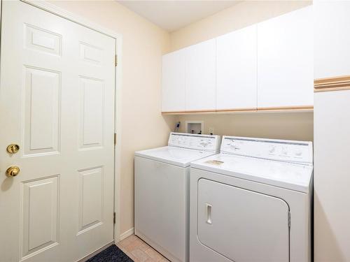 21-2710 Allenby Way, Vernon, BC - Indoor Photo Showing Laundry Room