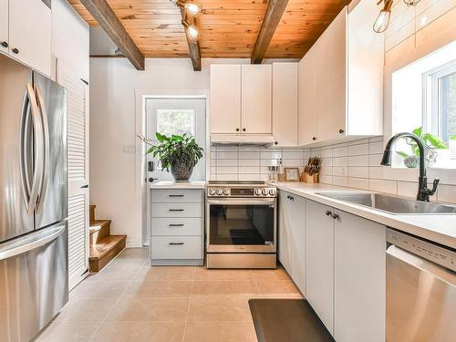 Cuisine - 553 Rue De La Canadienne, Mont-Blanc, QC - Indoor Photo Showing Kitchen With Upgraded Kitchen