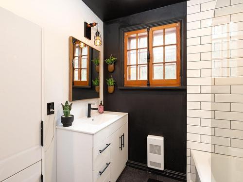 Bathroom - 639 Rue Du Tisseur, Pointe-Fortune, QC - Indoor