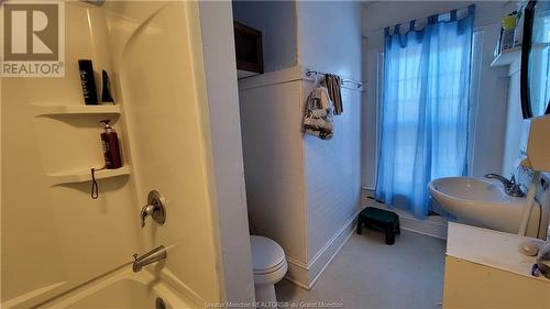 114 York St, Sackville, NB - Indoor Photo Showing Bathroom