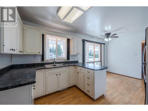 5020 Weldon Avenue, Summerland, BC - Indoor Photo Showing Kitchen With Double Sink