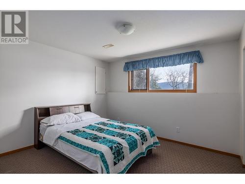 18 Killarney Place, Vernon, BC - Indoor Photo Showing Bedroom